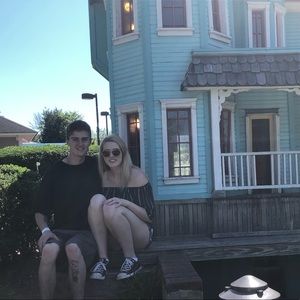 Meet your Posher, Lindsey